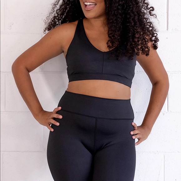 Rare Sport “Ferocious V” Sport Bra. Size Small, Black. - Picture 5 of 6